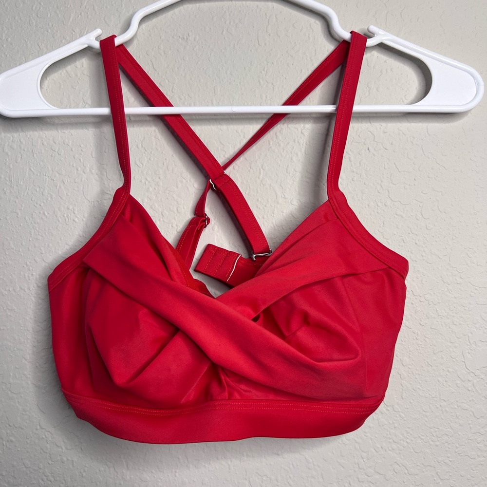 32 D/DD Athleta Red Swim Top
